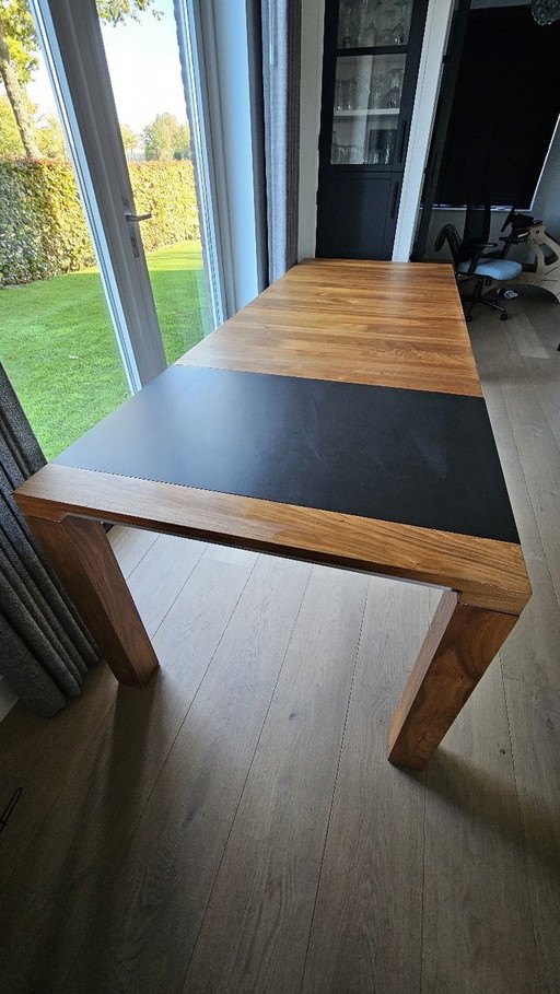 Leolux Vivre  Eettafel Uitschuifbaar