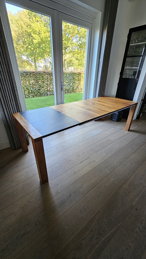 Leolux Vivre  Eettafel Uitschuifbaar