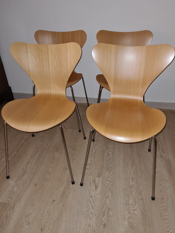 Image 1 of 4X Fritz Hansen Vlinderstoelen, Ontwerp Arne Jacobsen