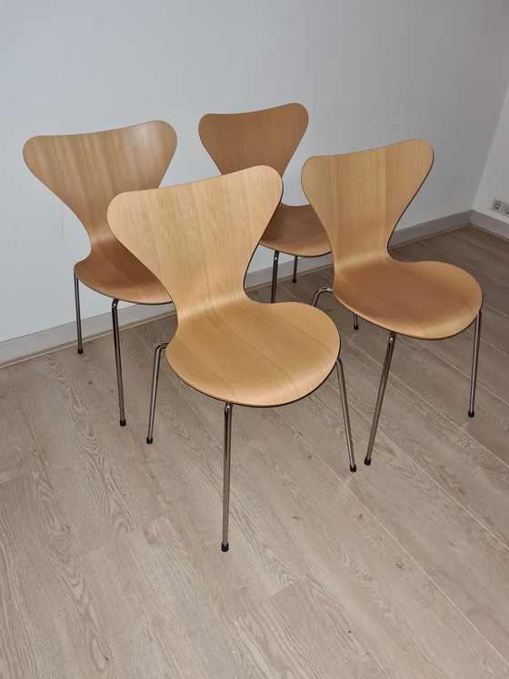 Image 1 of 4X Fritz Hansen Vlinderstoelen, Ontwerp Arne Jacobsen