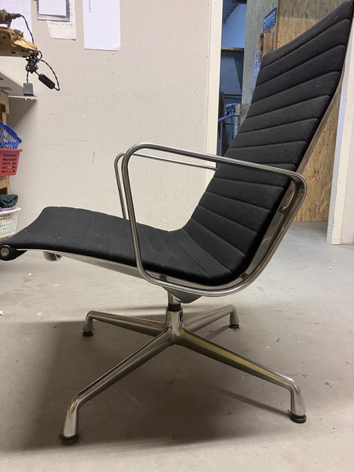 Vitra Charles Eames zwart hopdak chrone