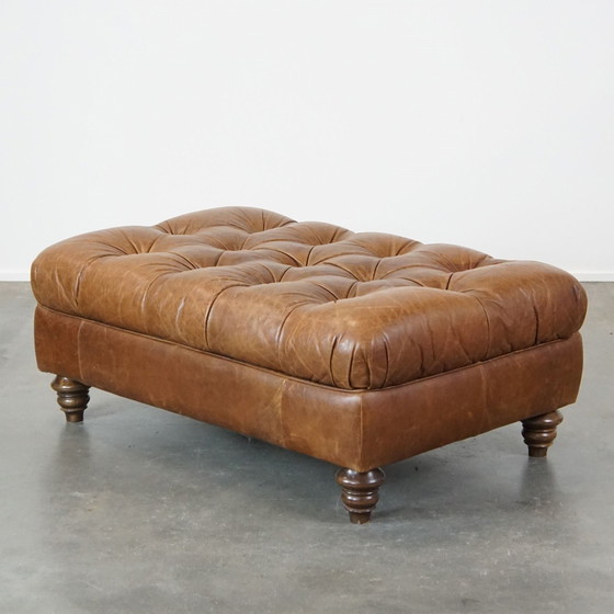 Image 1 of Grote Chesterfield Hocker Gemaakt Van Rundleer