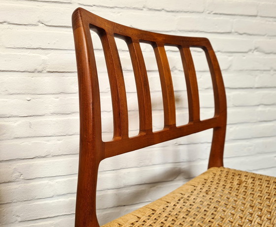 Image 1 of Model 83 Stoelen Van Niels Otto Møller Voor J. L. Møllers Møbelfabrik