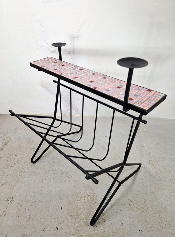 Image 1 of Vintage Bijzettafel Met Lectuurbak En Kandelaars