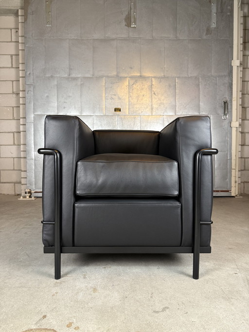 Cassina Lc2 Le Corbusier Fauteuil Zwart Leer/Zwart Frame