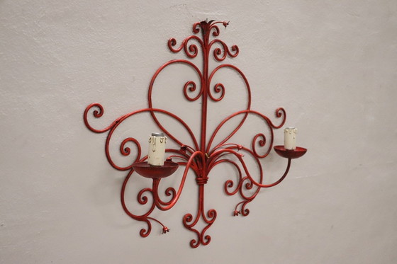 Image 1 of Wandlamp van rood gelakt ijzer