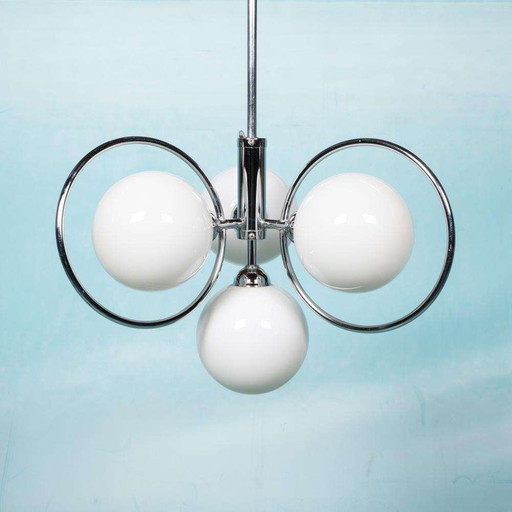 Space age hanglamp melkglas en chroom, bauhaus 70s pendant