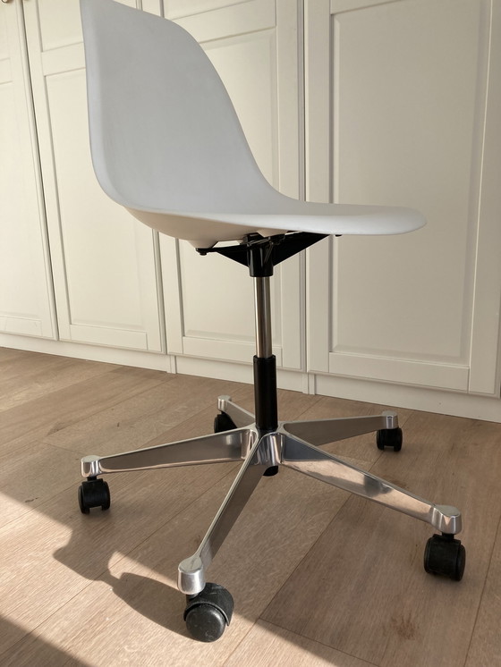 Image 1 of Vitra Eames PSCC bureaustoel