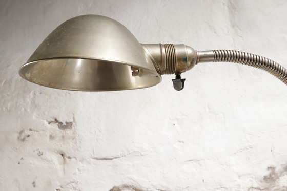 Image 1 of Industrieel Vintage  D.R.G.M. tafel- of wandlamp