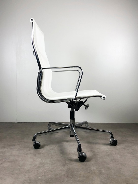 Image 1 of Vitra - Charles & Ray Eames - Stoel