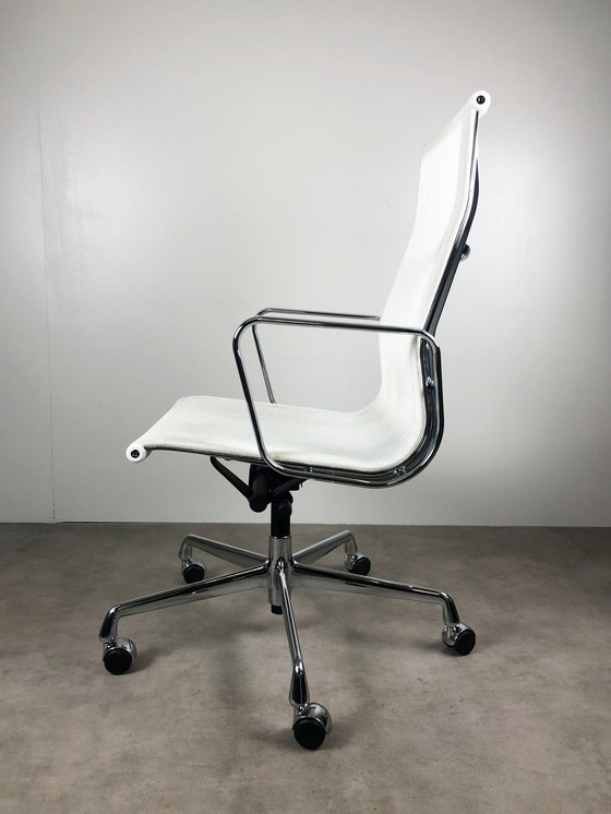 Image 1 of Vitra - Charles & Ray Eames - Stoel