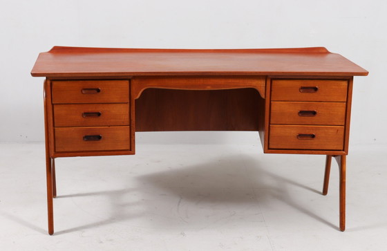 Image 1 of Gebogen Mid Century bureau in teak van Svend Åge Madsen voor Sigurd Hansen, Denemarken, jaren 1960