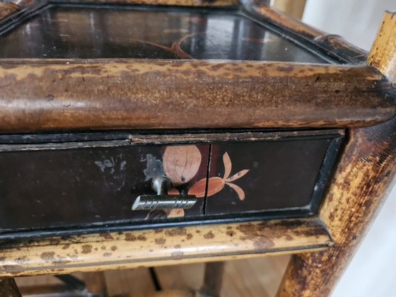 Image 1 of Mid-Century Franse Vintage Bamboe met chinoiserie Rekken