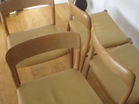 Image 1 of 4 Deense Eetkamerstoelen J. L. Møller Model 75