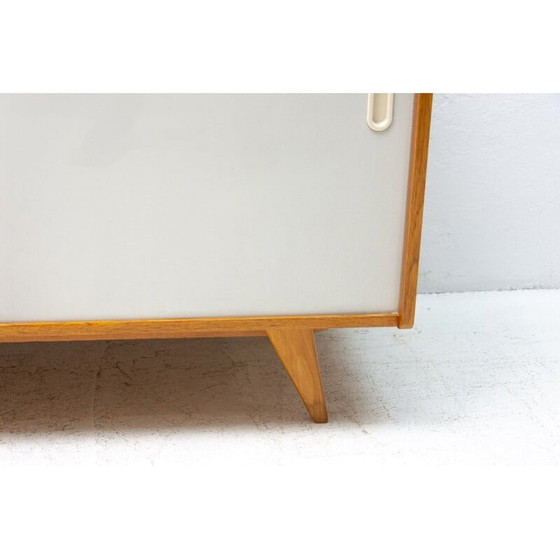 Image 1 of Vintage beukenhouten buffetkast "U-450" van Jiří Jiroutek, Tsjechië 1960