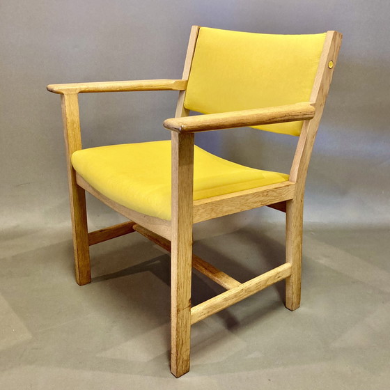 Image 1 of Suite van 4 fauteuils met Hans Wegner stempel "Scandinavisch ontwerp" 1960.