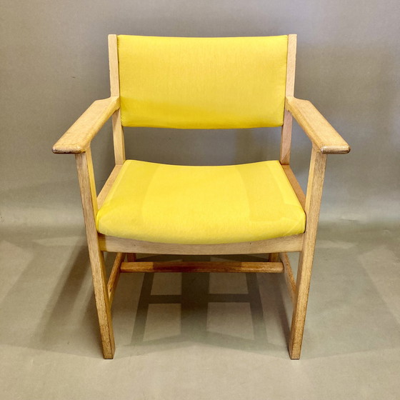 Image 1 of Suite van 4 fauteuils met Hans Wegner stempel "Scandinavisch ontwerp" 1960.