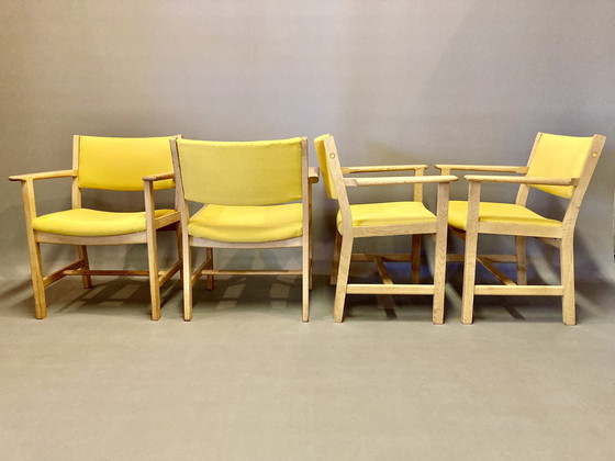 Image 1 of Suite van 4 fauteuils met Hans Wegner stempel "Scandinavisch ontwerp" 1960.