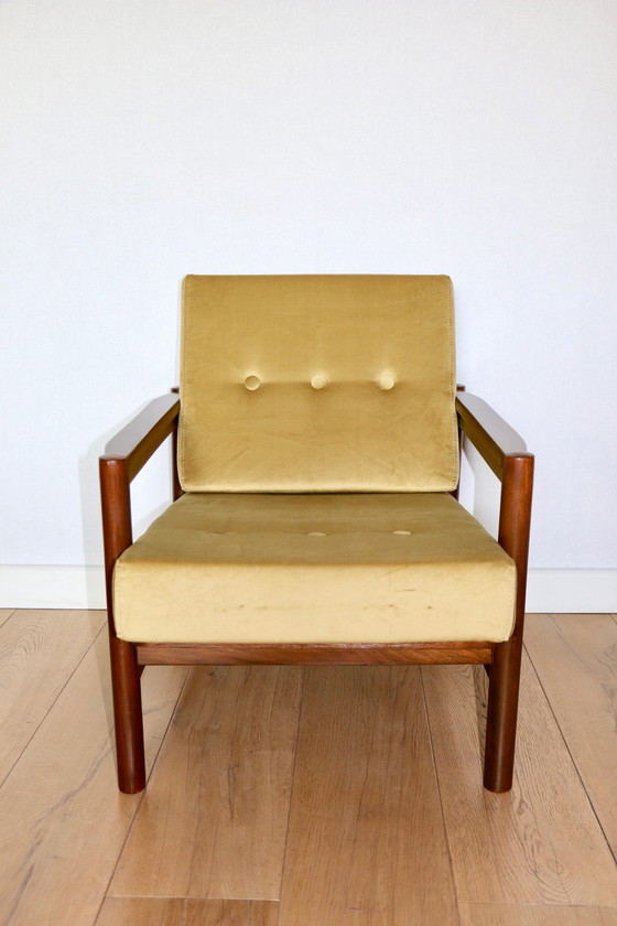 Image 1 of Vintage fauteuil in olijf citroen fluweel, 1970S