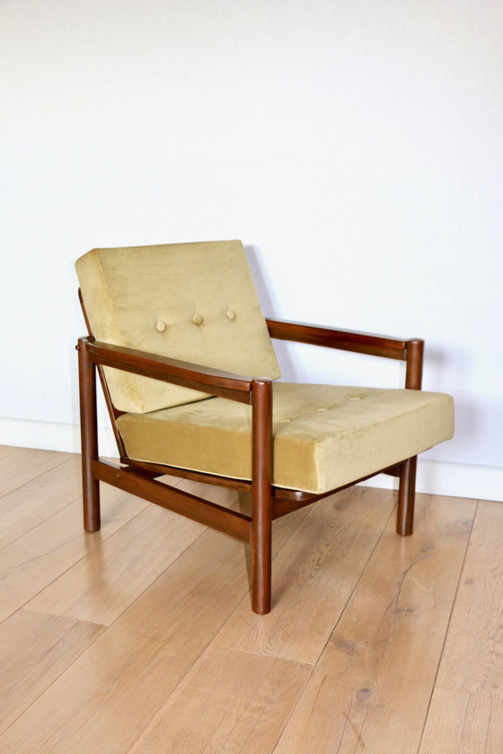 Image 1 of Vintage fauteuil in olijf citroen fluweel, 1970S