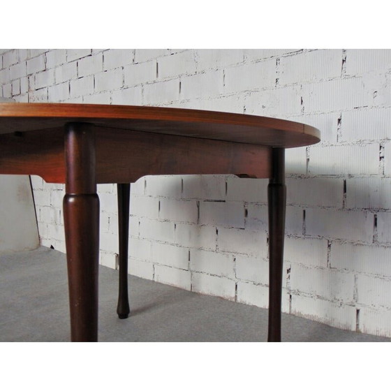 Image 1 of Vintage uittrekbare massief houten ronde tafel