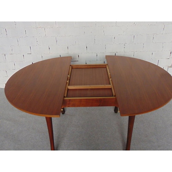 Image 1 of Vintage uittrekbare massief houten ronde tafel