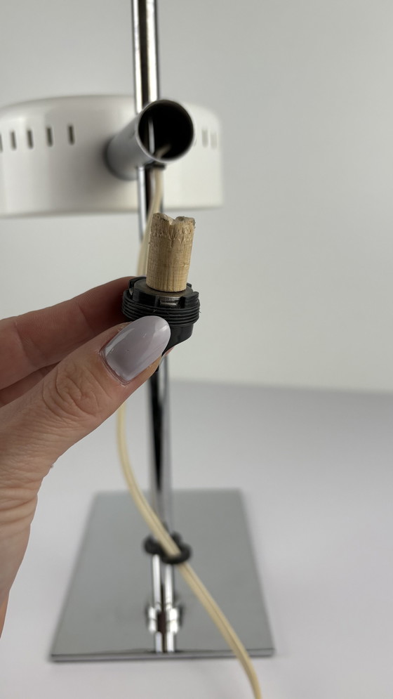 Image 1 of Vintage Metalen Bureaulamp Robert Sonneman Wit Chroom