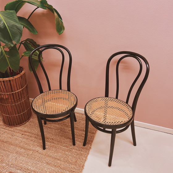 Image 1 of 2x Thonet stoel met webbing