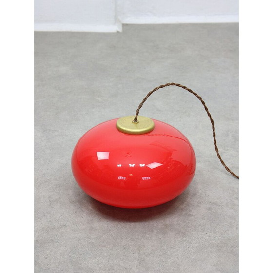 Image 1 of Vintage hanglamp van messing en rood glas, Italië 1960