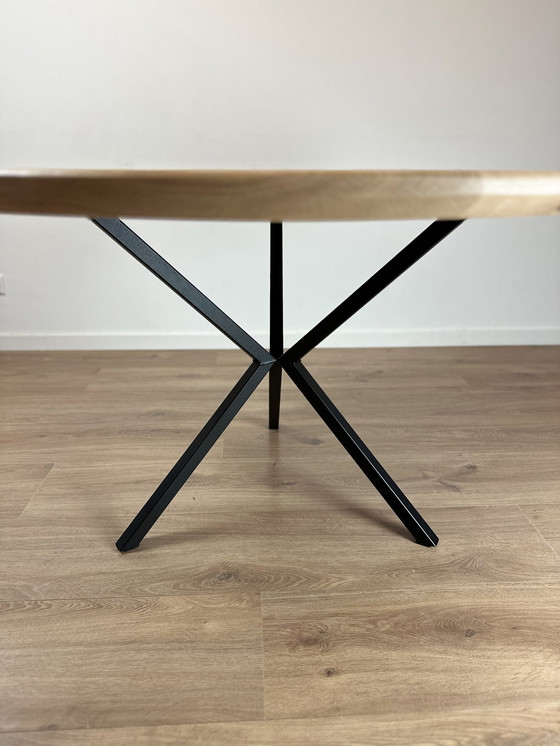 Image 1 of Ronde Eiken Eettafel - 125 Cm - 4 Cm Dik - Facetrand