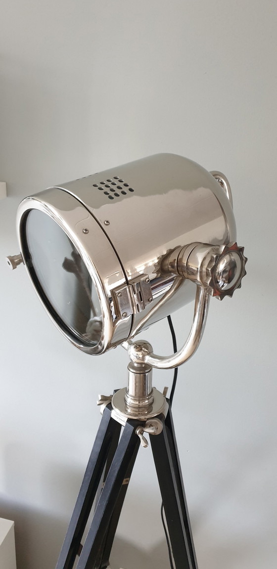 Image 1 of Eichholtz Studio industriële driepoot theaterlamp