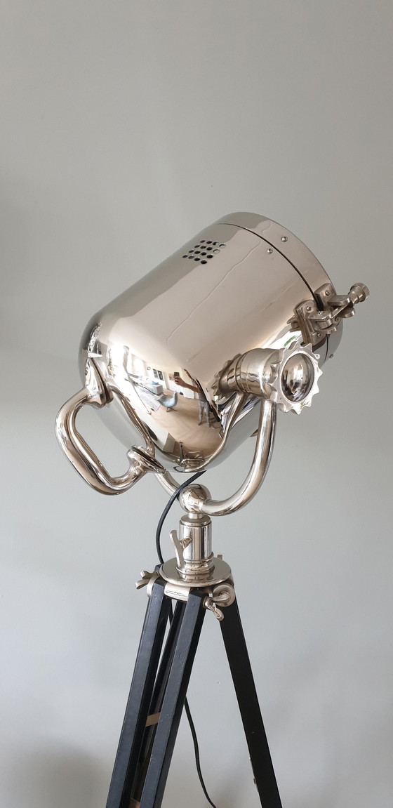 Image 1 of Eichholtz Studio industriële driepoot theaterlamp