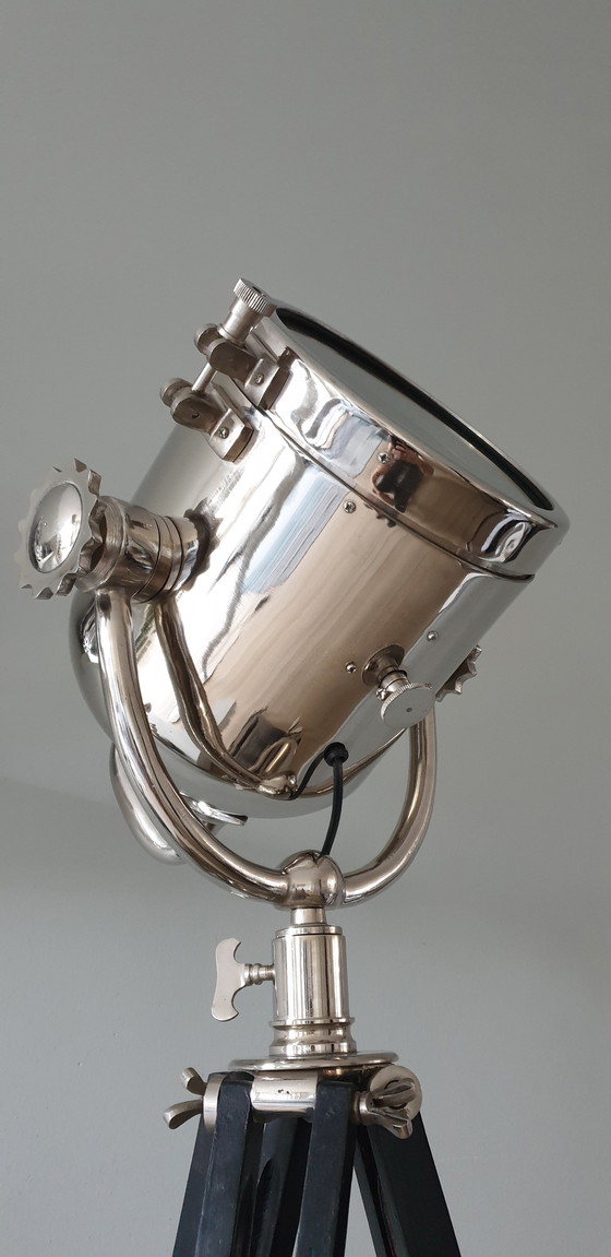 Image 1 of Eichholtz Studio industriële driepoot theaterlamp