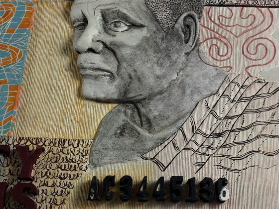 Image 1 of Thomas Tchopzan - 'Bank of Ghana, Fifty Cedi' - Groot reliëf in hardhout en acryl