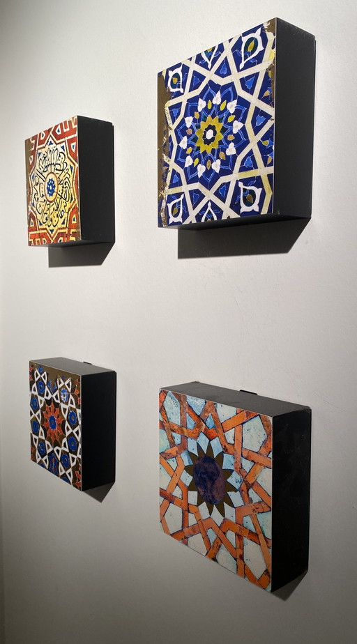 Et Van 4 Arabische Kunstwerkjes – Geometrische Decoratie Met Gouden Accenten