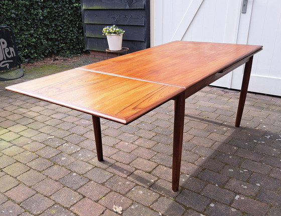 Image 1 of Vintage teakhouten eettafel XL