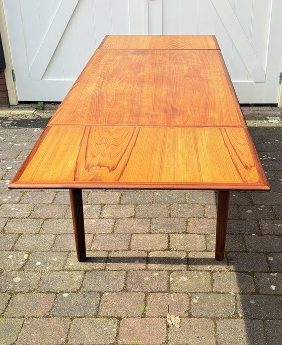 Image 1 of Vintage teakhouten eettafel XL