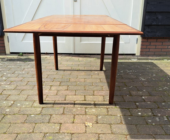 Image 1 of Vintage teakhouten eettafel XL