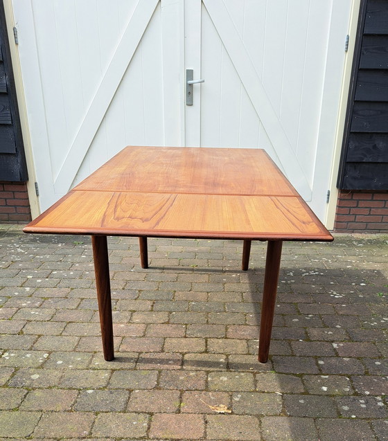 Image 1 of Vintage teakhouten eettafel XL