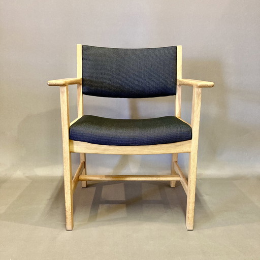 Fauteuil met stempel Hans Wegner "Scandinavisch ontwerp" 1960.