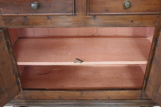 Image 1 of Antiek houten kabinet