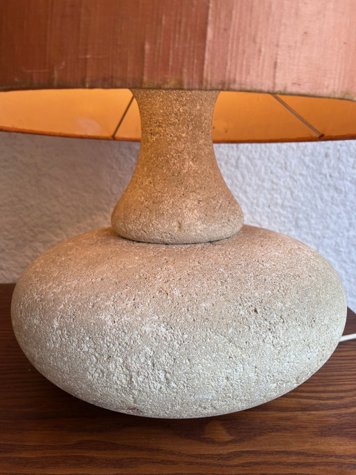 Brutalistische stenen lamp