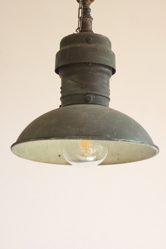 Image 1 of Industriële koperen fabrieks hanglampen, 1930S, set van 3