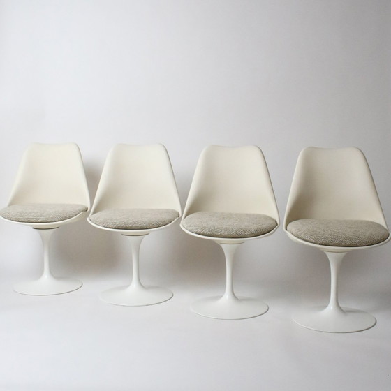 Image 1 of Eero Saarinen Bureaustoelen Tulip Model Voor Knoll