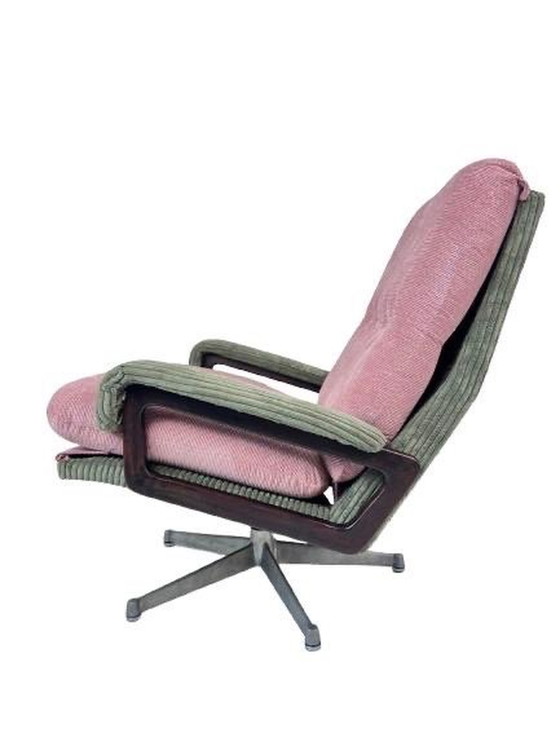 Image 1 of Draaifauteuil ‘King’ Chair Strässle André Van Den Breuck Roze En Groen