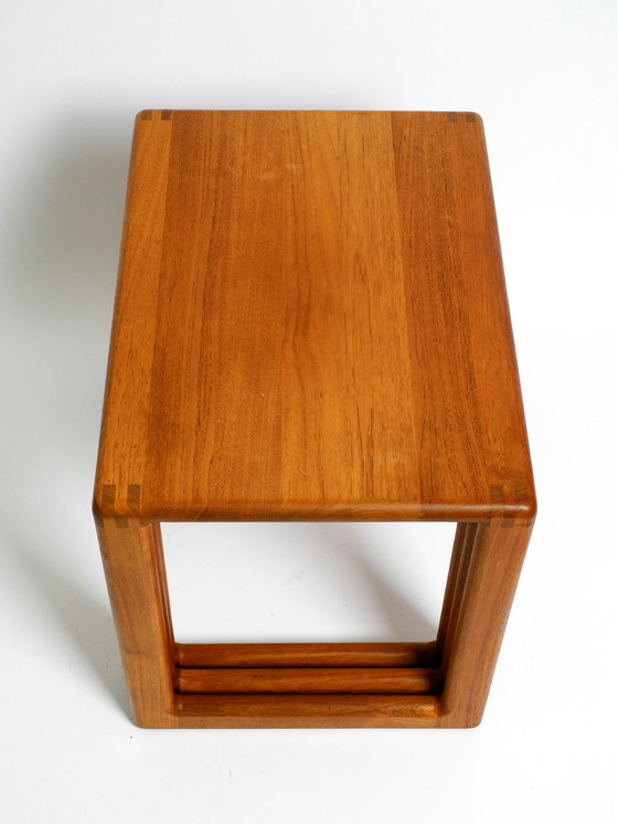 Image 1 of Prachtige solide Mid Century set van 3 teak houten Nesting Tables