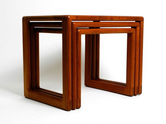 Image 1 of Prachtige solide Mid Century set van 3 teak houten Nesting Tables