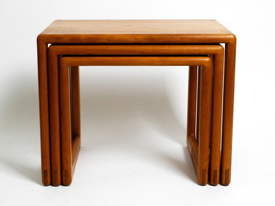 Image 1 of Prachtige solide Mid Century set van 3 teak houten Nesting Tables