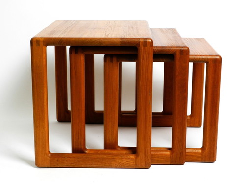 Prachtige solide Mid Century set van 3 teak houten Nesting Tables