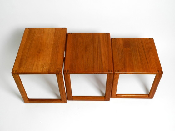 Image 1 of Prachtige solide Mid Century set van 3 teak houten Nesting Tables